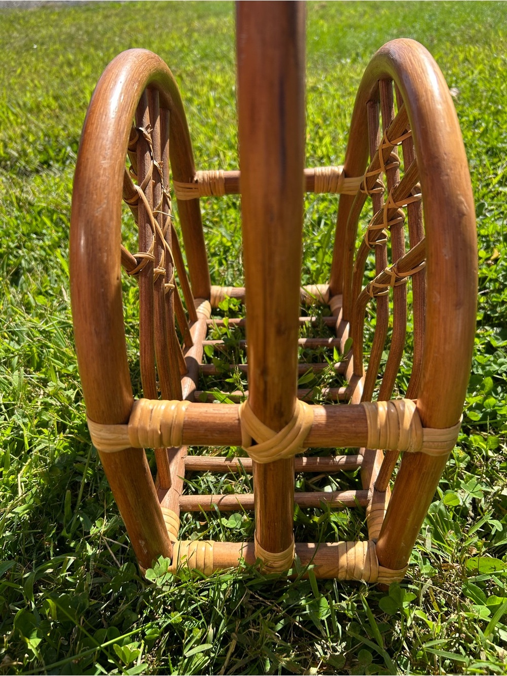 Vintage Rattan Magazine Rack - Natural Brown - Picture 2 of 4